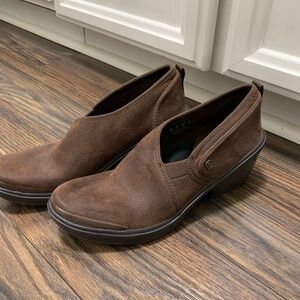 Bzees Women's Chocolate Brown Heeled Shoes